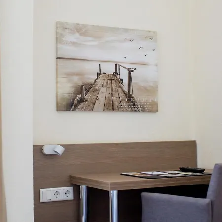 Kronprinz Hotel 3*