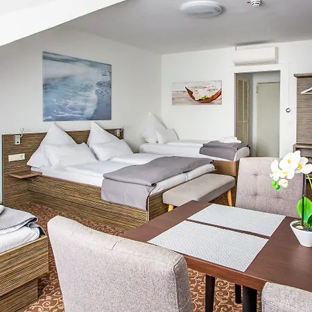 מלון Kronprinz טרויסדורף