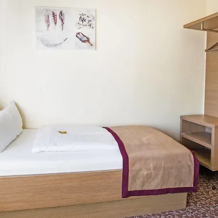 Kronprinz Hotel 3*